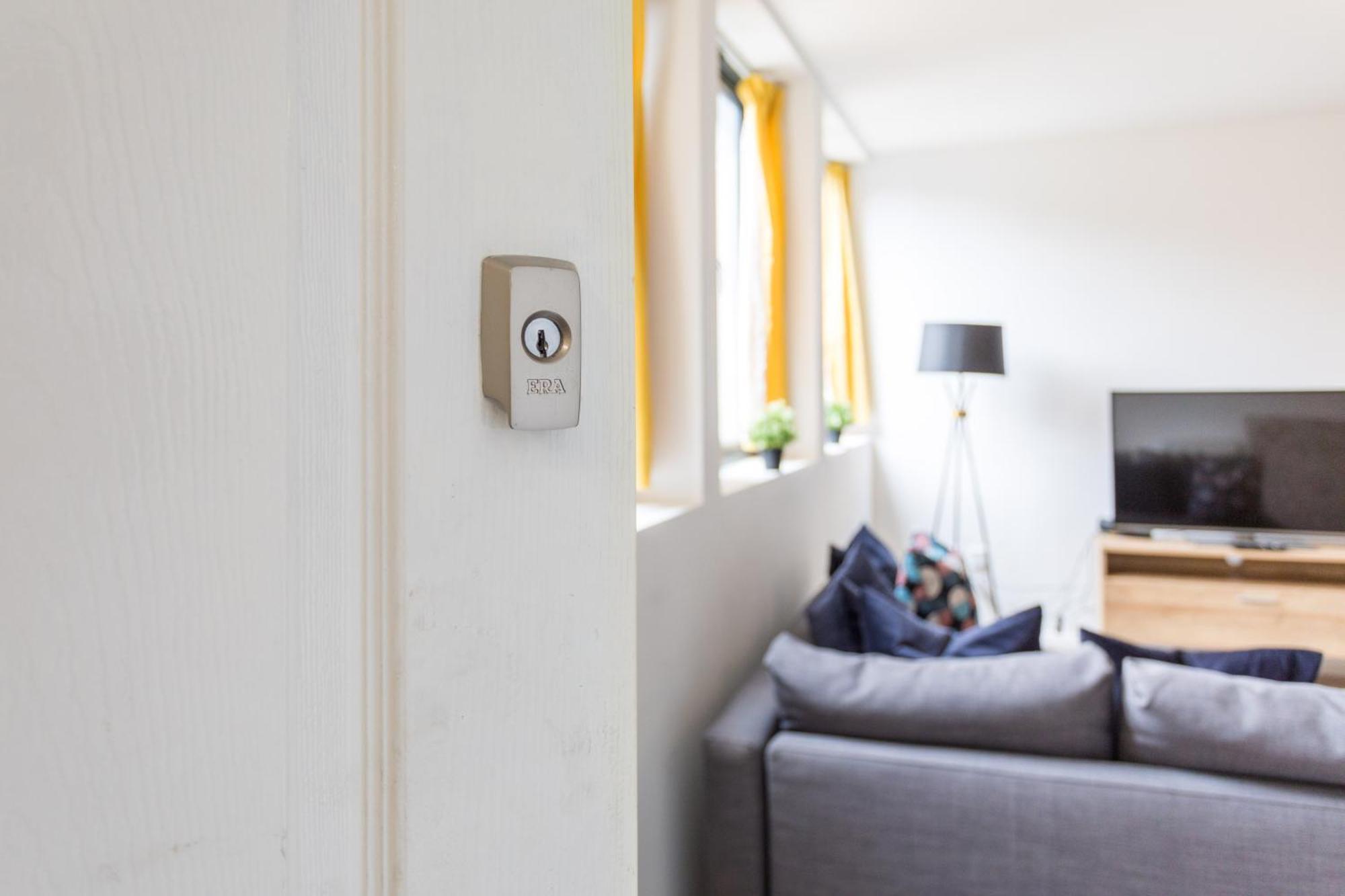 Flat 7- Spacious Studio Flat In The Heart Of Crawley エクステリア 写真