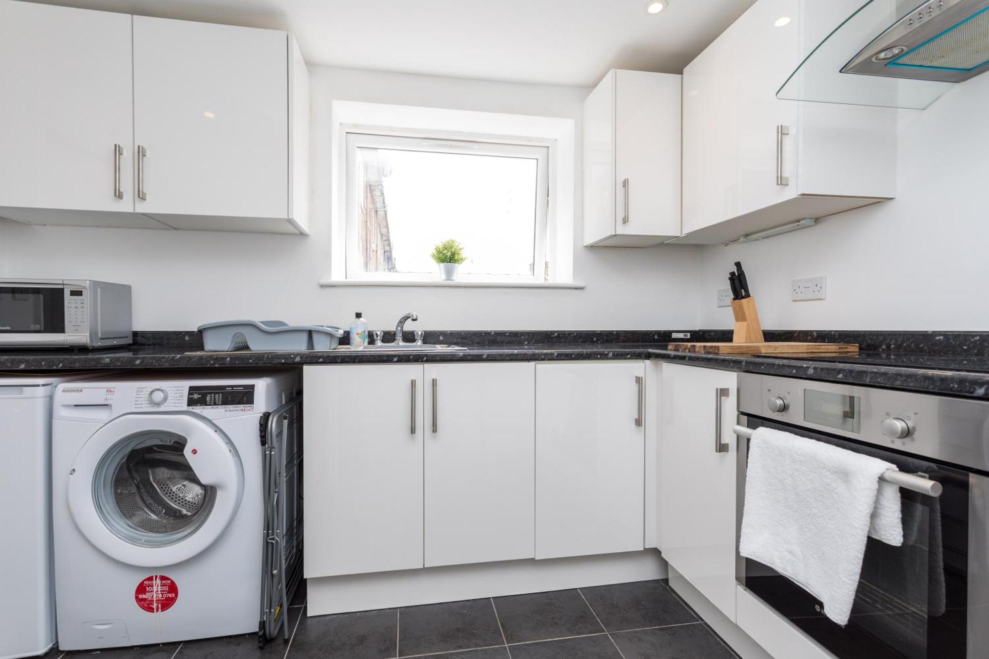 Flat 7- Spacious Studio Flat In The Heart Of Crawley エクステリア 写真