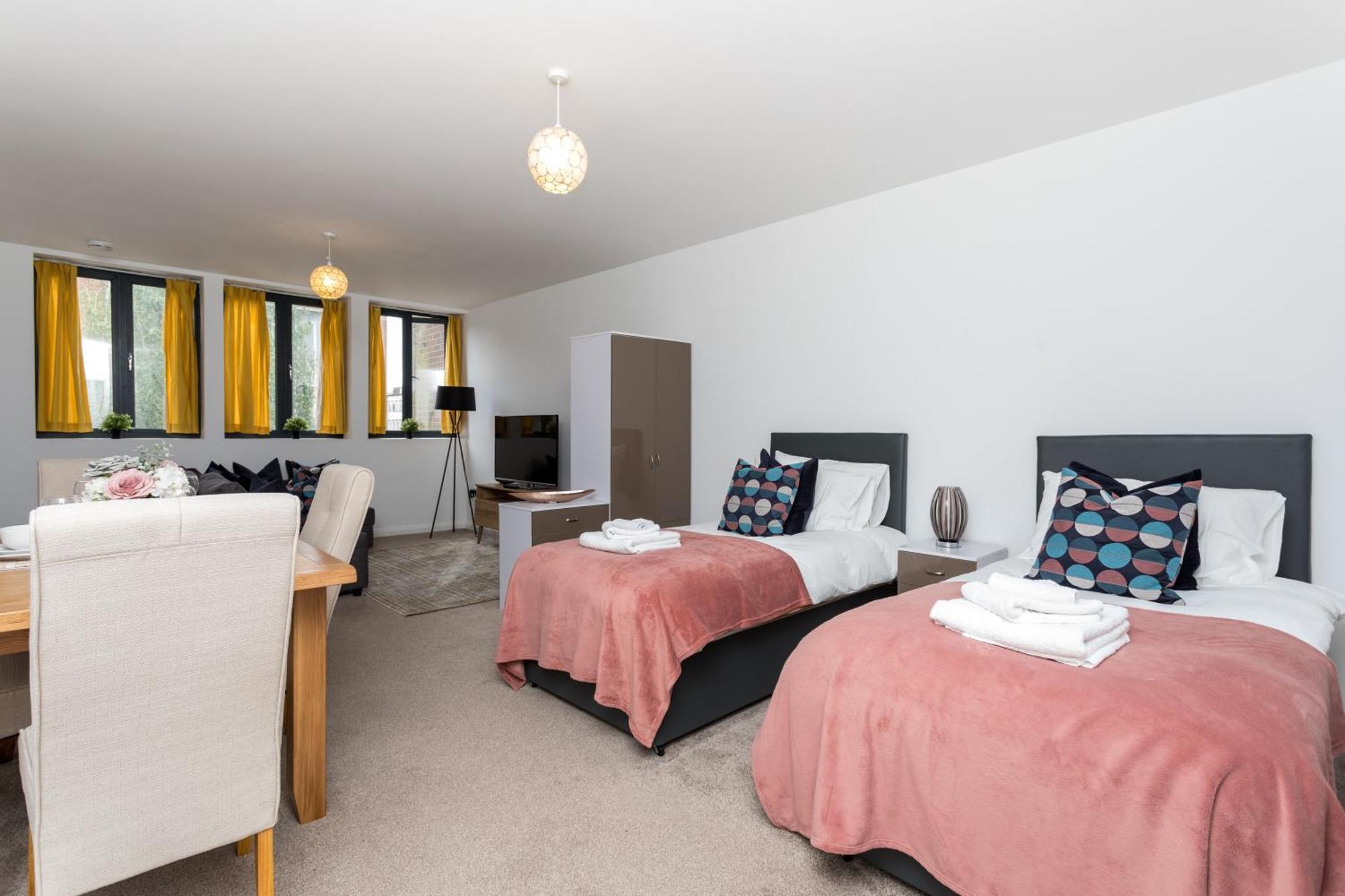 Flat 7- Spacious Studio Flat In The Heart Of Crawley エクステリア 写真